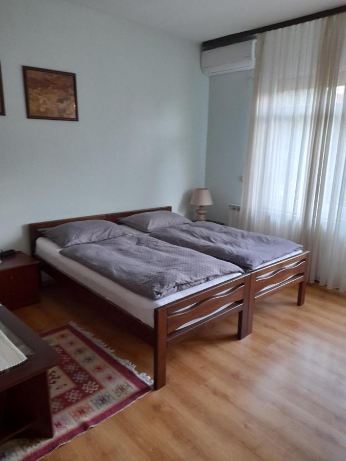 Apartment Mirjana บันยาลูกา ภายนอก รูปภาพ