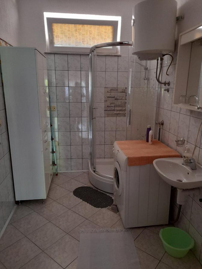 Apartment Mirjana บันยาลูกา ภายนอก รูปภาพ